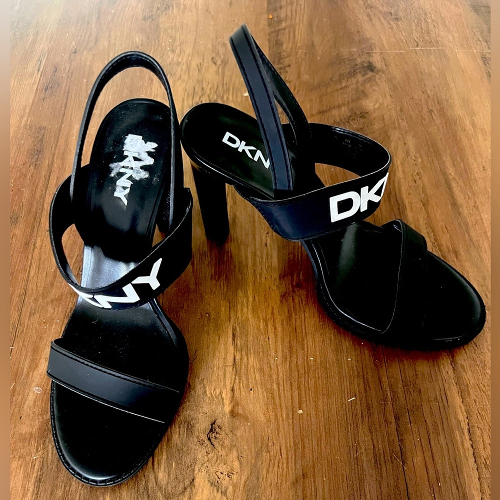 Black DKNY Brynlee sling back heels size 8